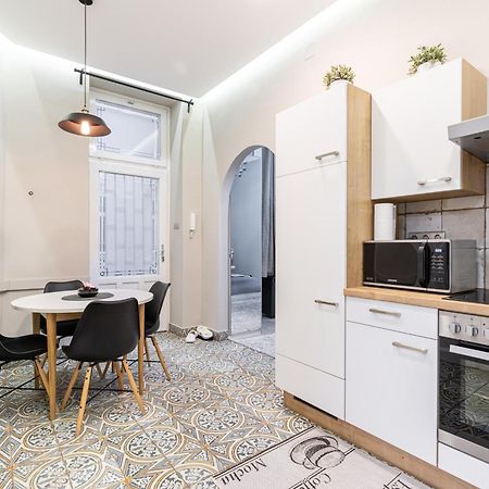 Sea Holly Apartment - With Perfect Location 2 Separate Bdrms Budapest Exterior photo